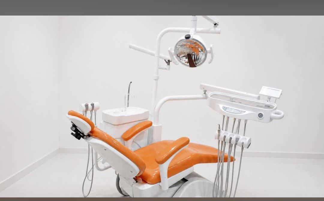 Prestige fully automatic dental unit / chair