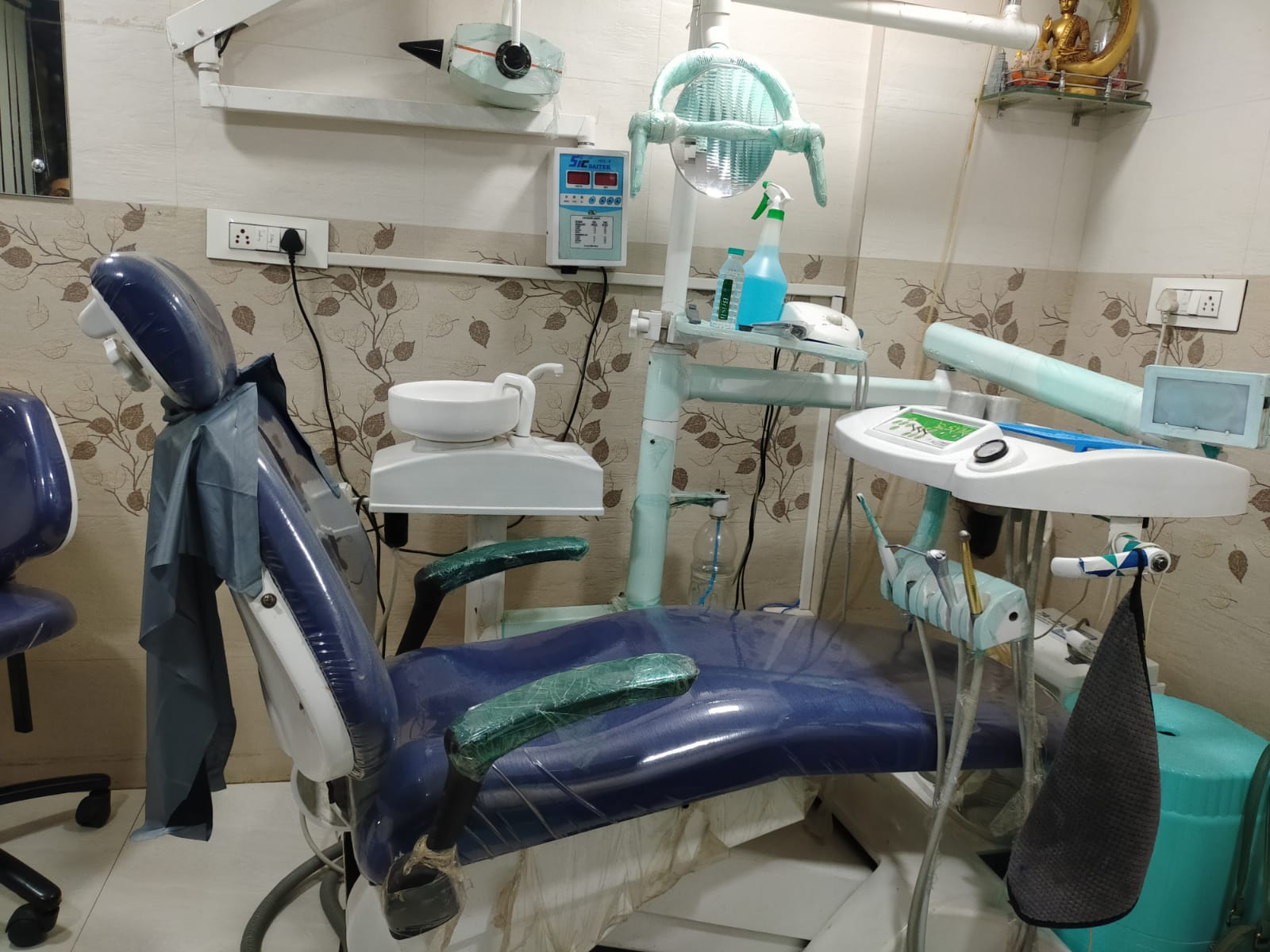 Complete dental clinic setup with full material inventory — Airoli, Navi Mumbai