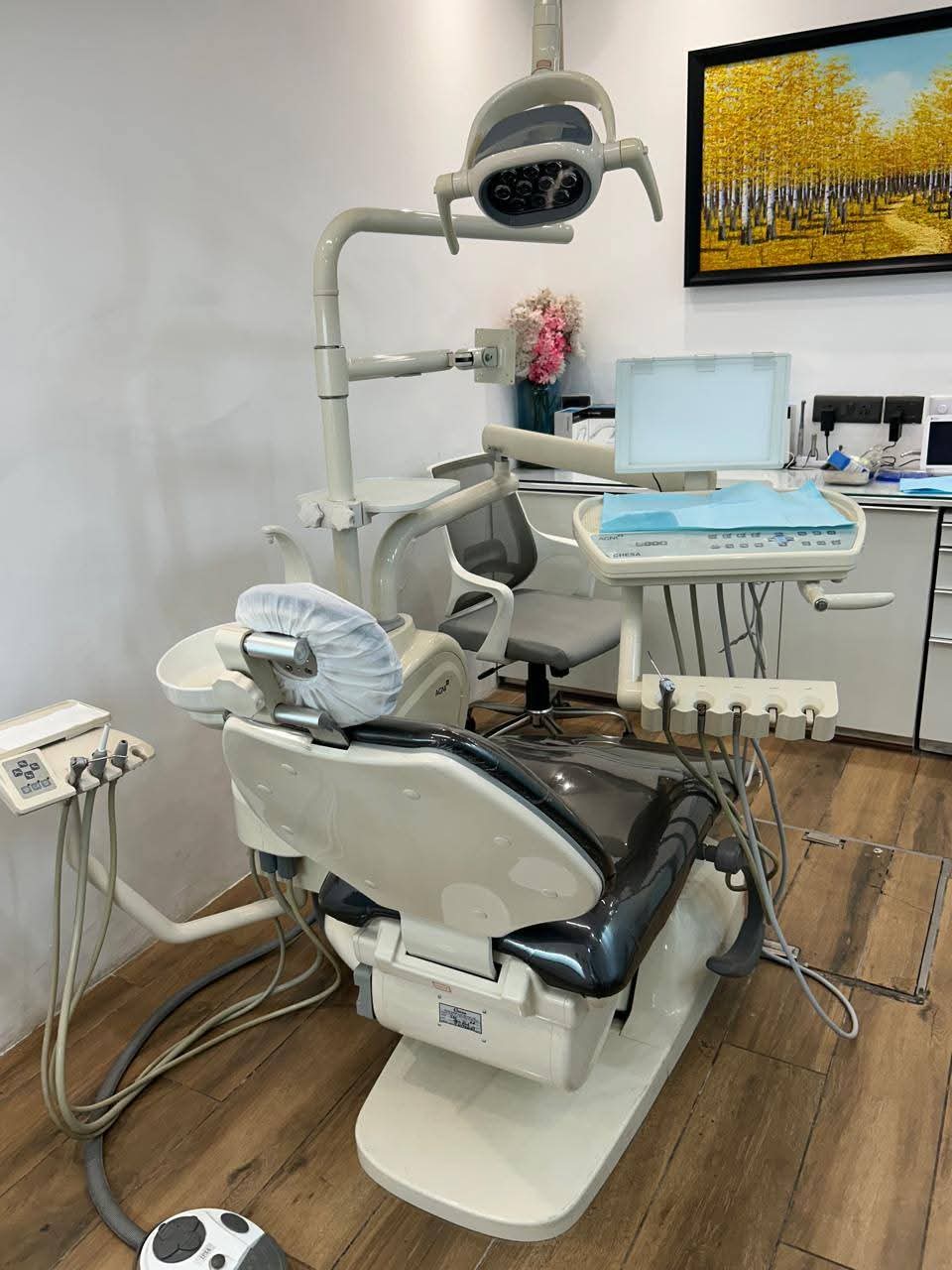 Black dental chair unit — ₹90,000