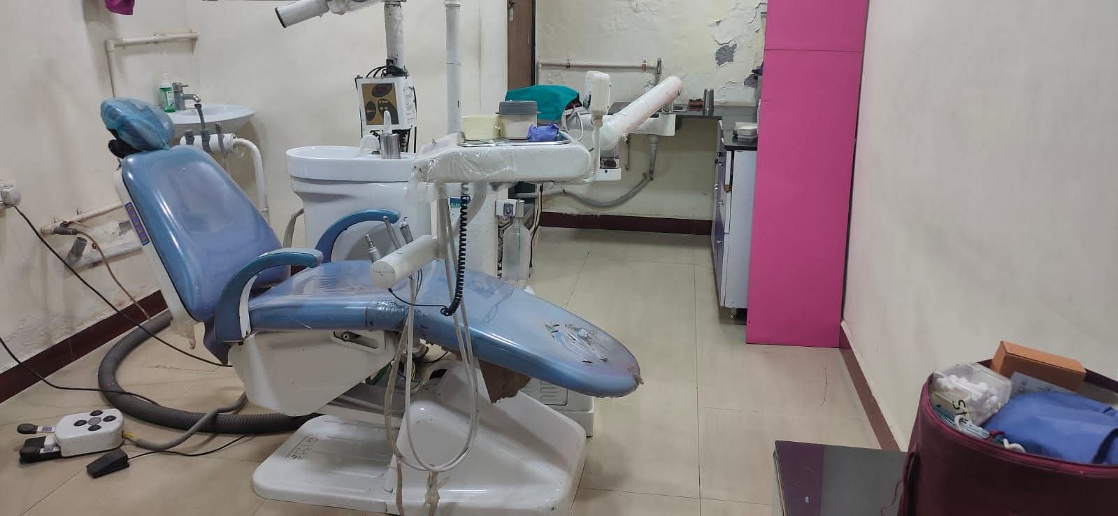 Dental chair setup — Clinix chair with scaler & micromotor, X-ray unit, compressor, suction