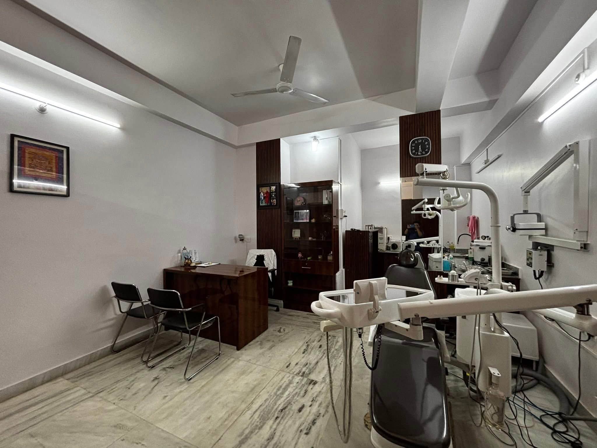 Fully furnished dental clinic, 370 sq ft, for RENT — Dum Dum, Kolkata