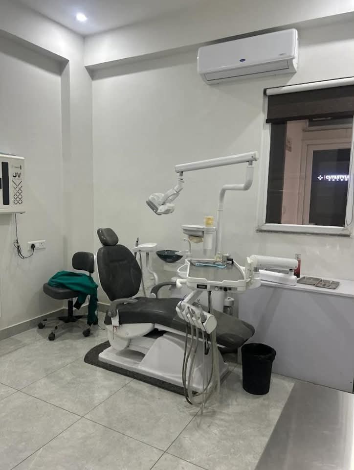 Dental clinic setup — Bestodent chair, oil-free compressor, Vatech portable X-ray & RVG, endo motor and more