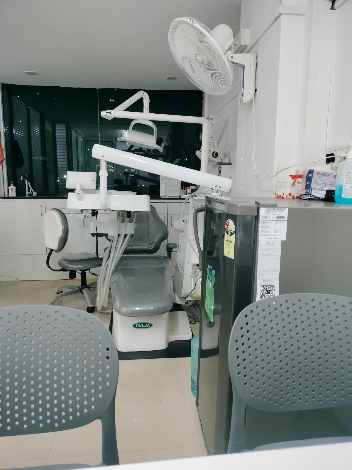 Running dental clinic setup for sale — 420 sq ft, Baner, Pune