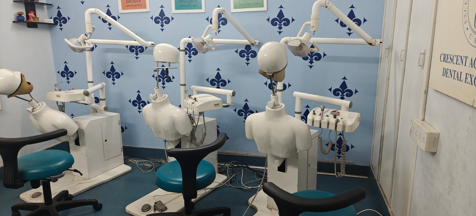 Dental phantom heads (training simulators) — 3 available